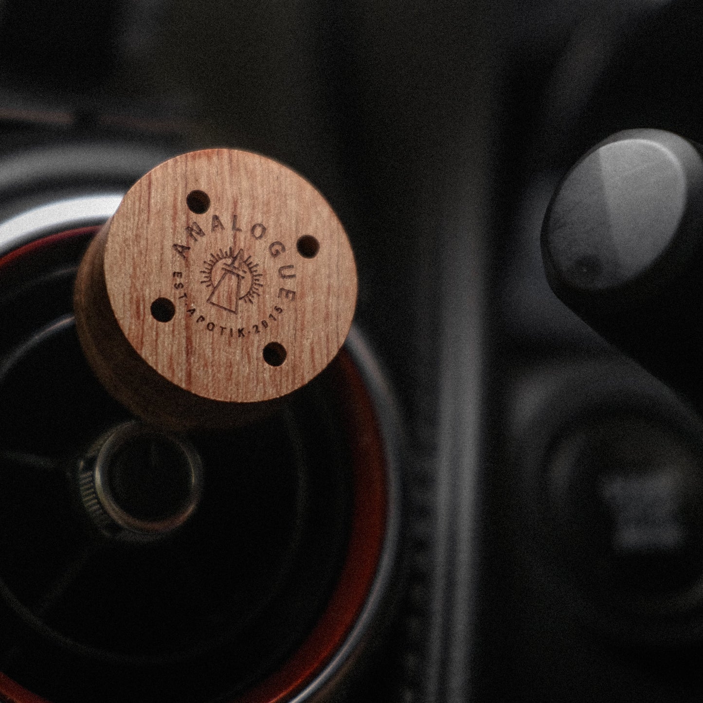 Audrey Field 3-in-1 Diffuser Set (Car clip, Volcanic Stone & Oil)